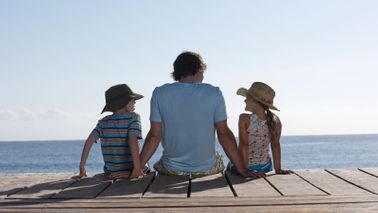 What happens if you die without a will dad and children on a dock