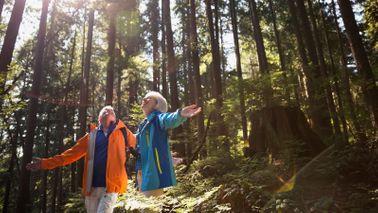 Senior couple living out their retirement bucket List 