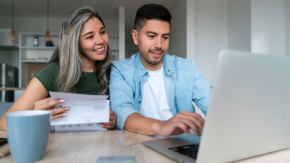 couple-looking-at-joint-bank-account